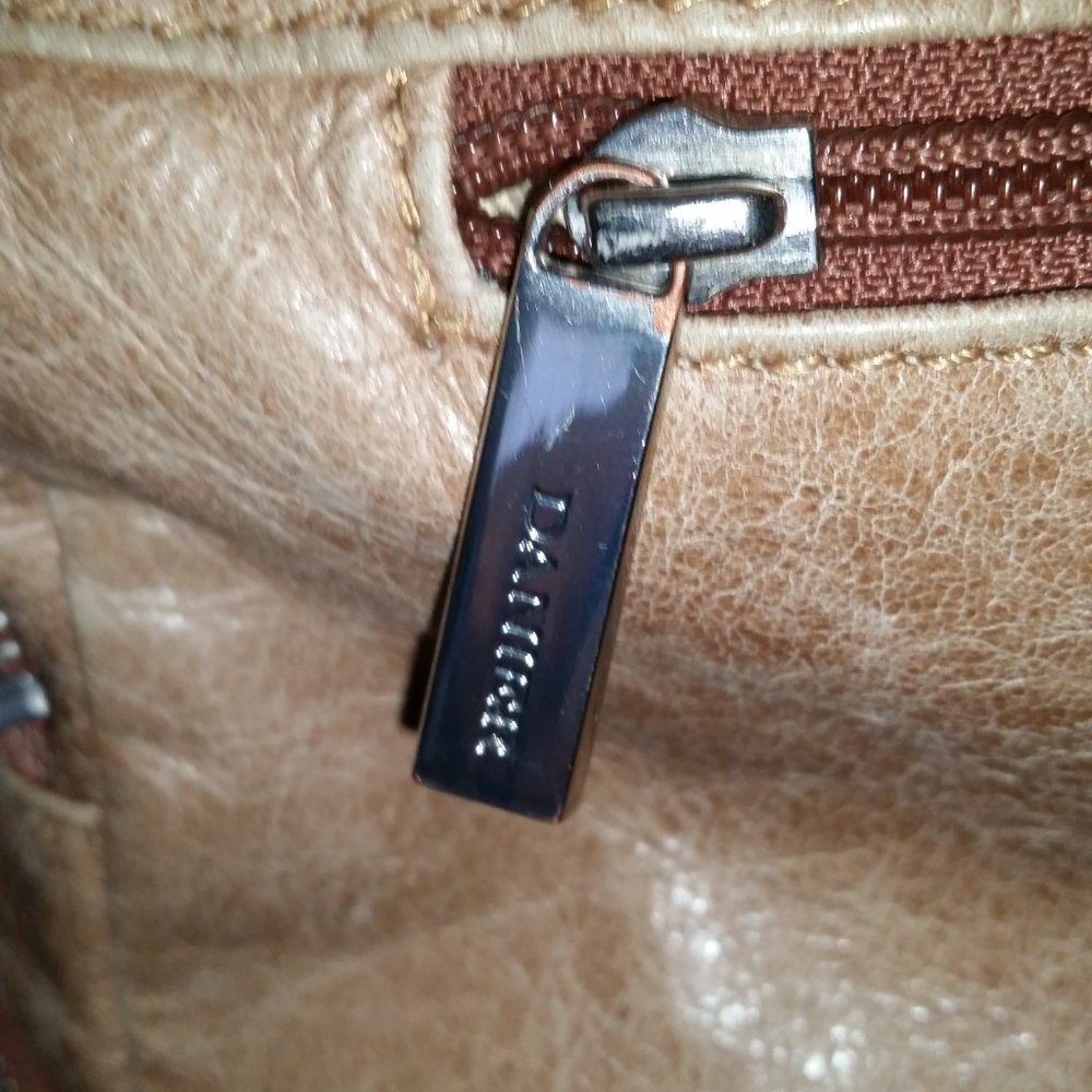 Danier leather messenger bag - Picture 5 of 7